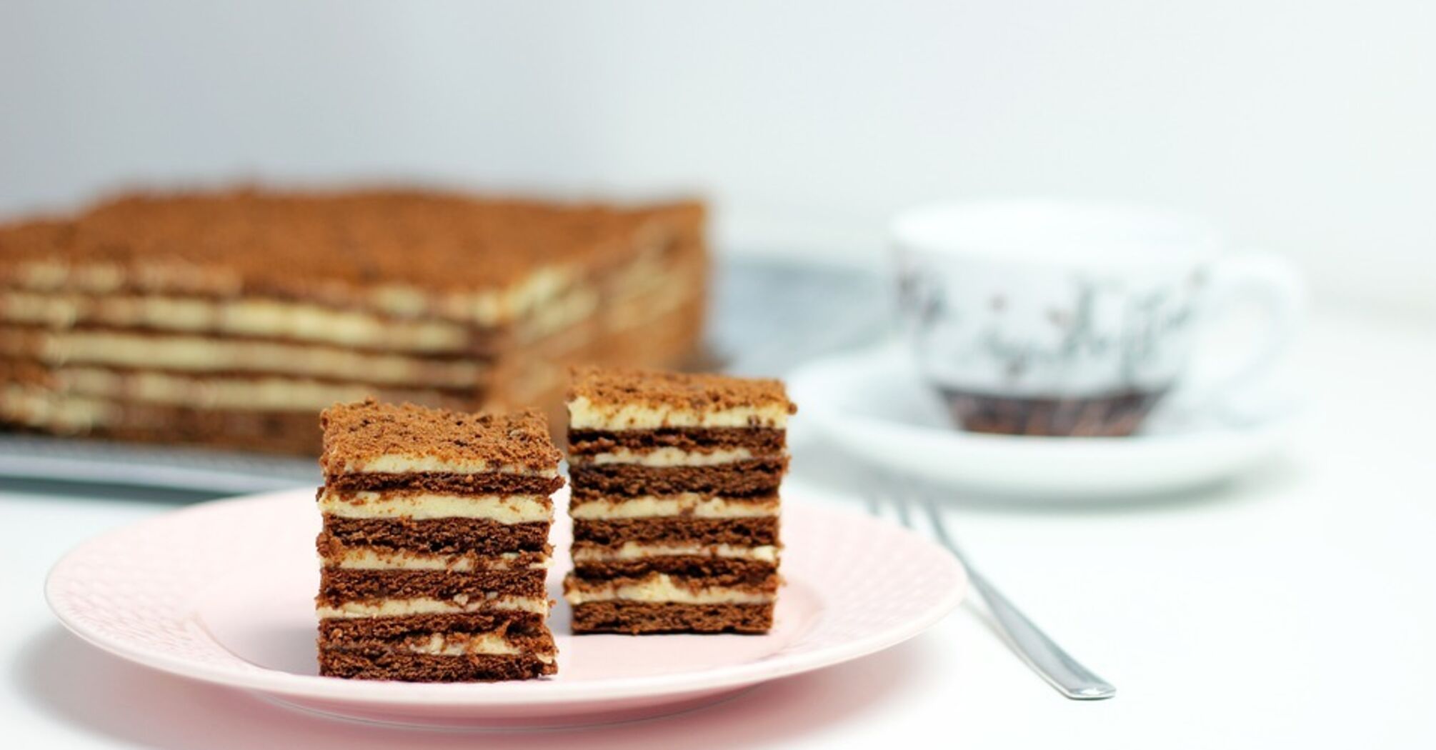 Homemade Honey Fluff cake with sour cream: no rolling out of cakes