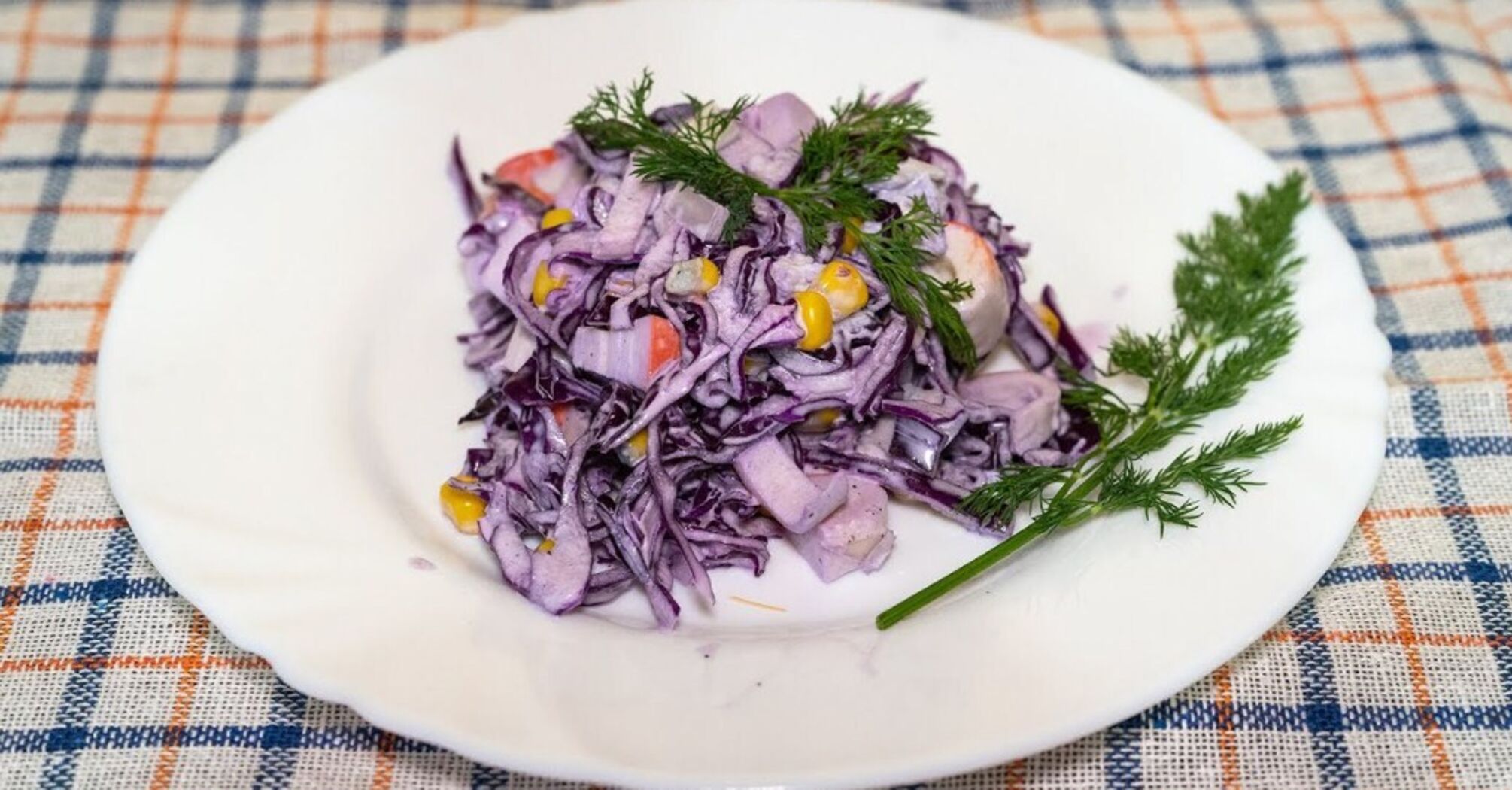 Salad with purple cabbage "Violet": how to cook a spectacular dish