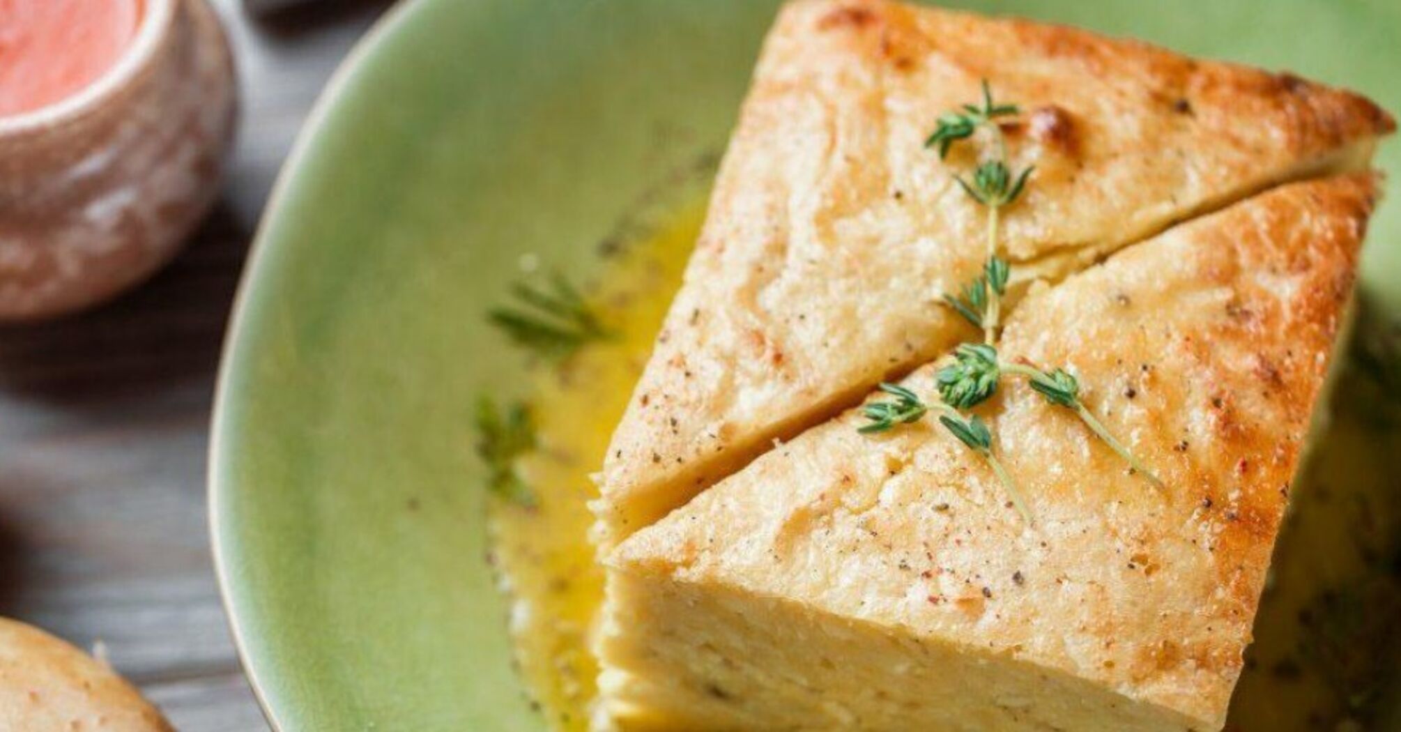 A hearty potato pie without flour: has a crispy golden crust