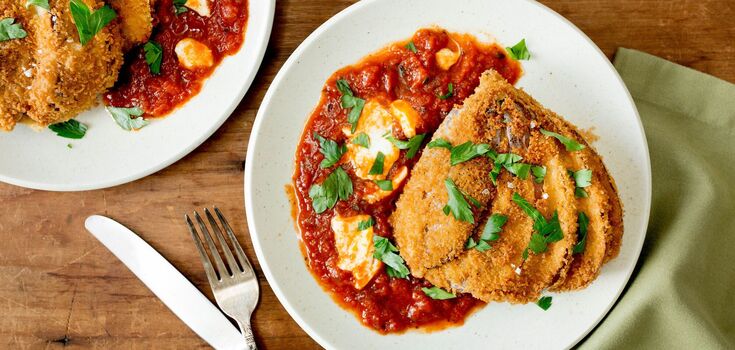 What vegetable to add to chicken chops to make them juicy: a delicious idea