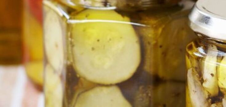 Zucchini for the winter with chili ketchup: how much vinegar to add to the marinade
