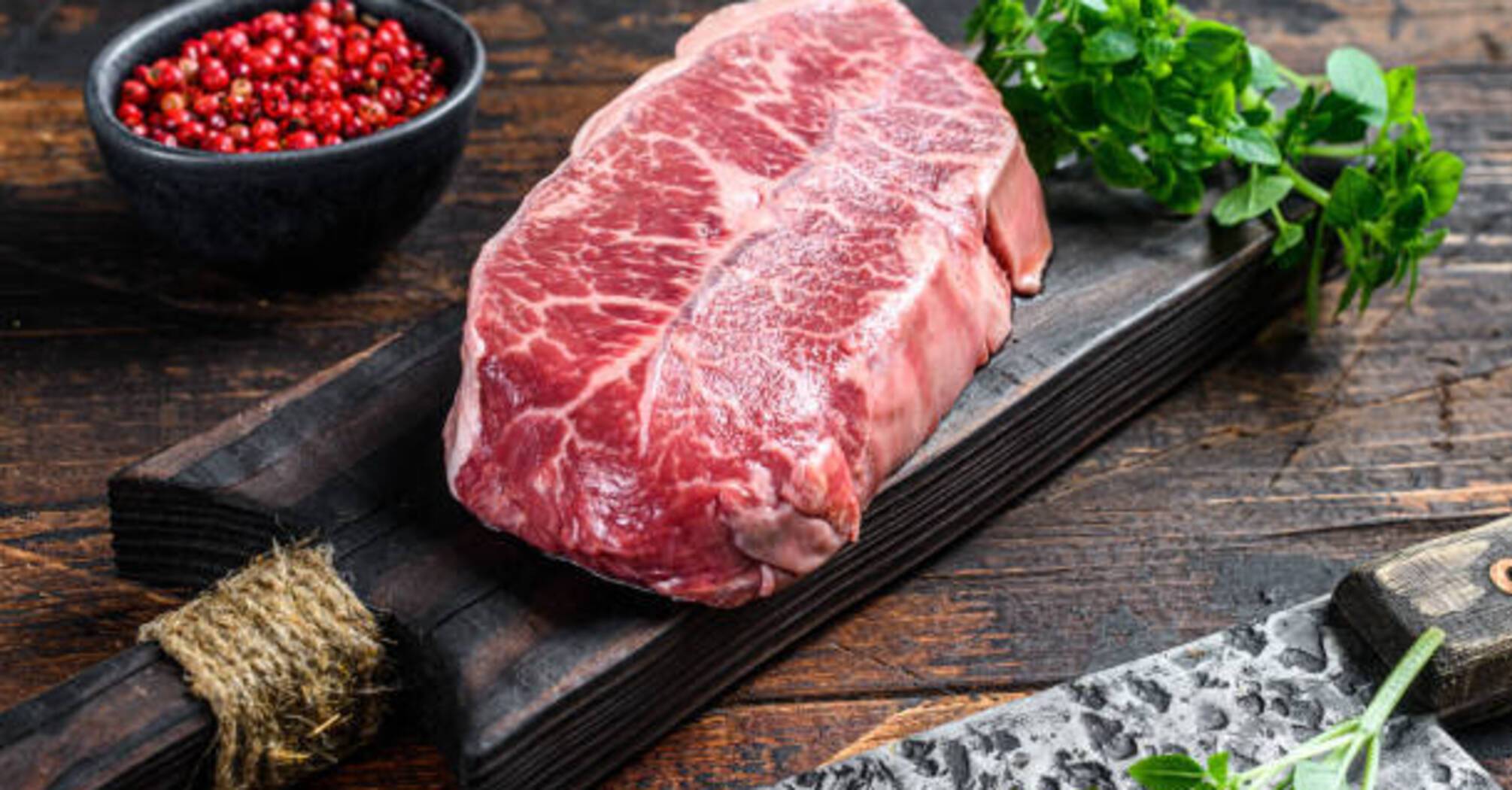 How to store meat in the refrigerator and freezer properly: tips