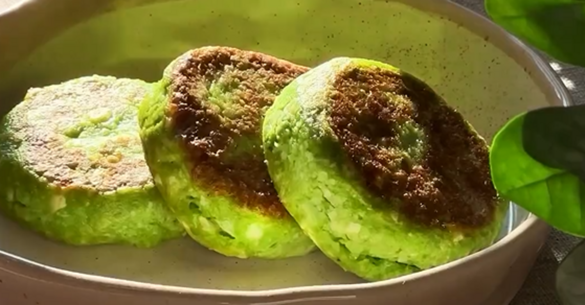 Syrnyky in a new way: what to add to the dough to make the dish healthy