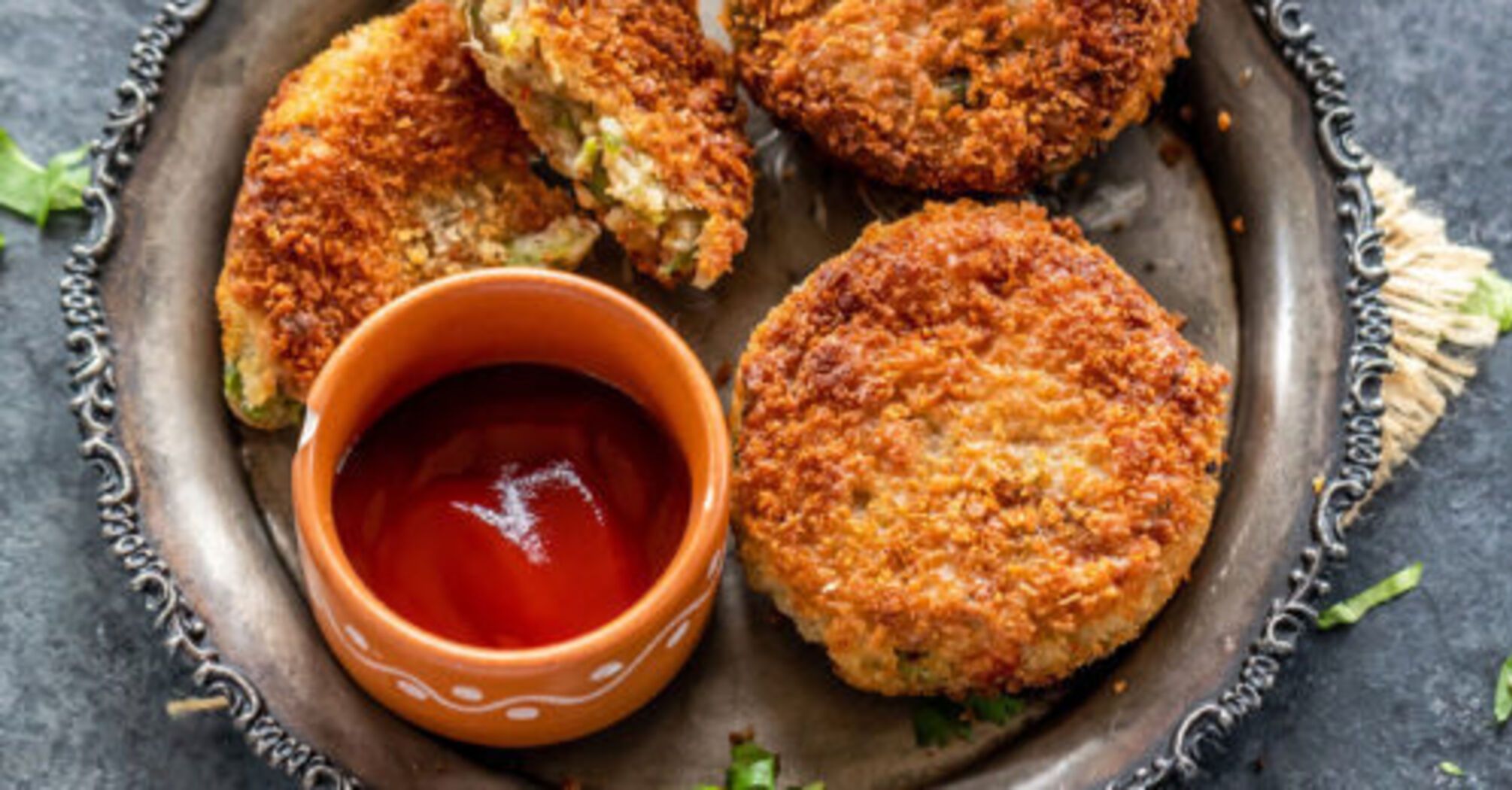 Cutlets with potatoes like pies: turn out very juicy and hearty