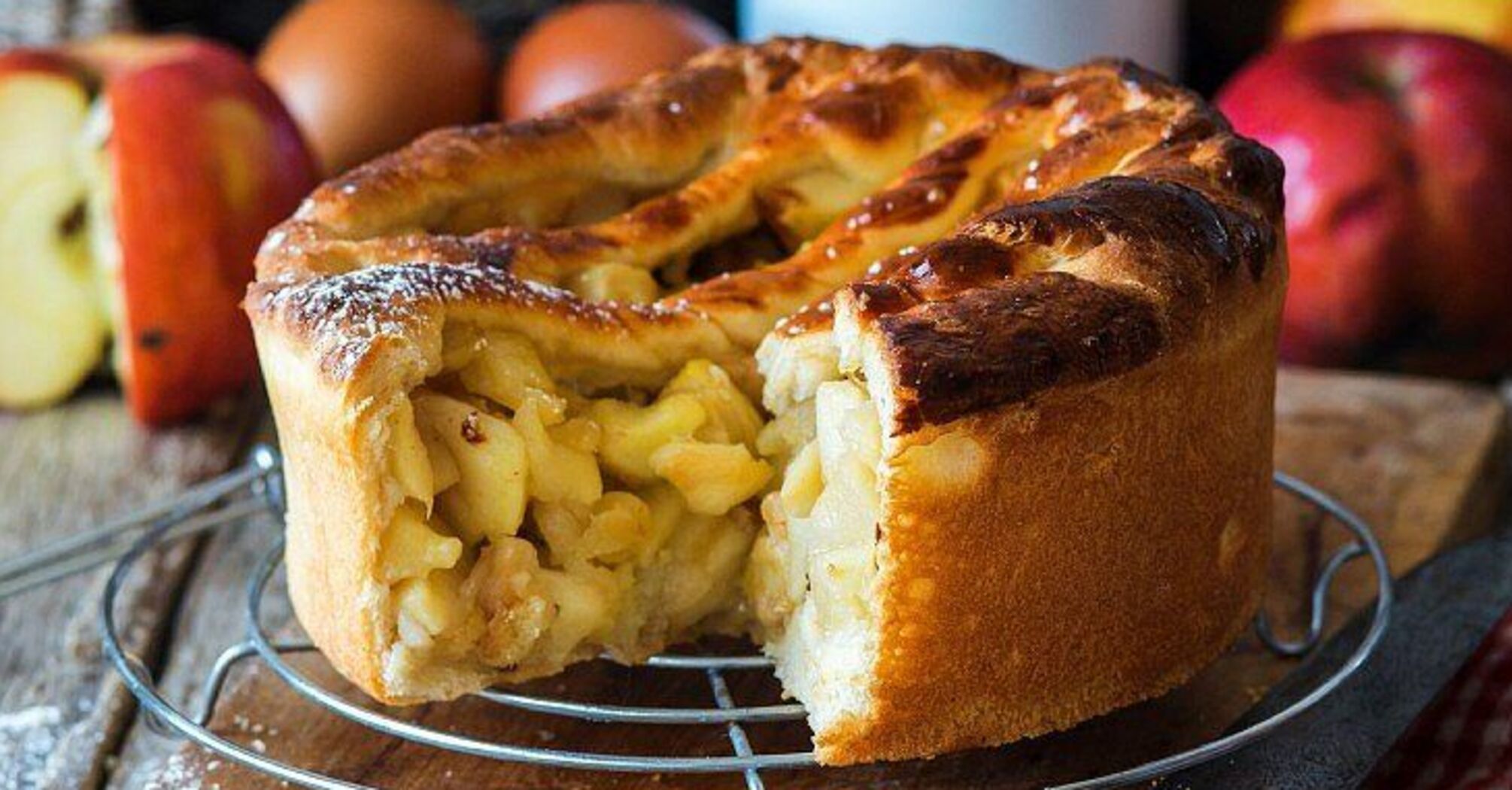 The easiest apple pie with yeast: tastier than charlotte