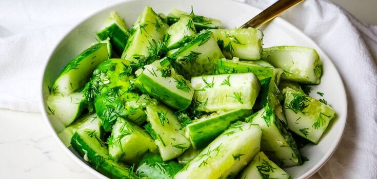 Lightly salted cucumbers in a bag in 10 minutes: better than canned