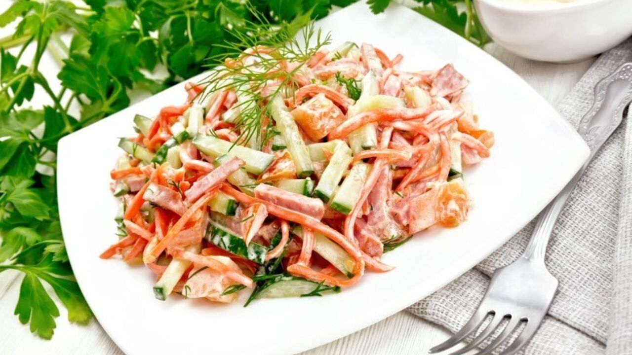 Korean-style carrot and mayonnaise salad: 2 budget recipes