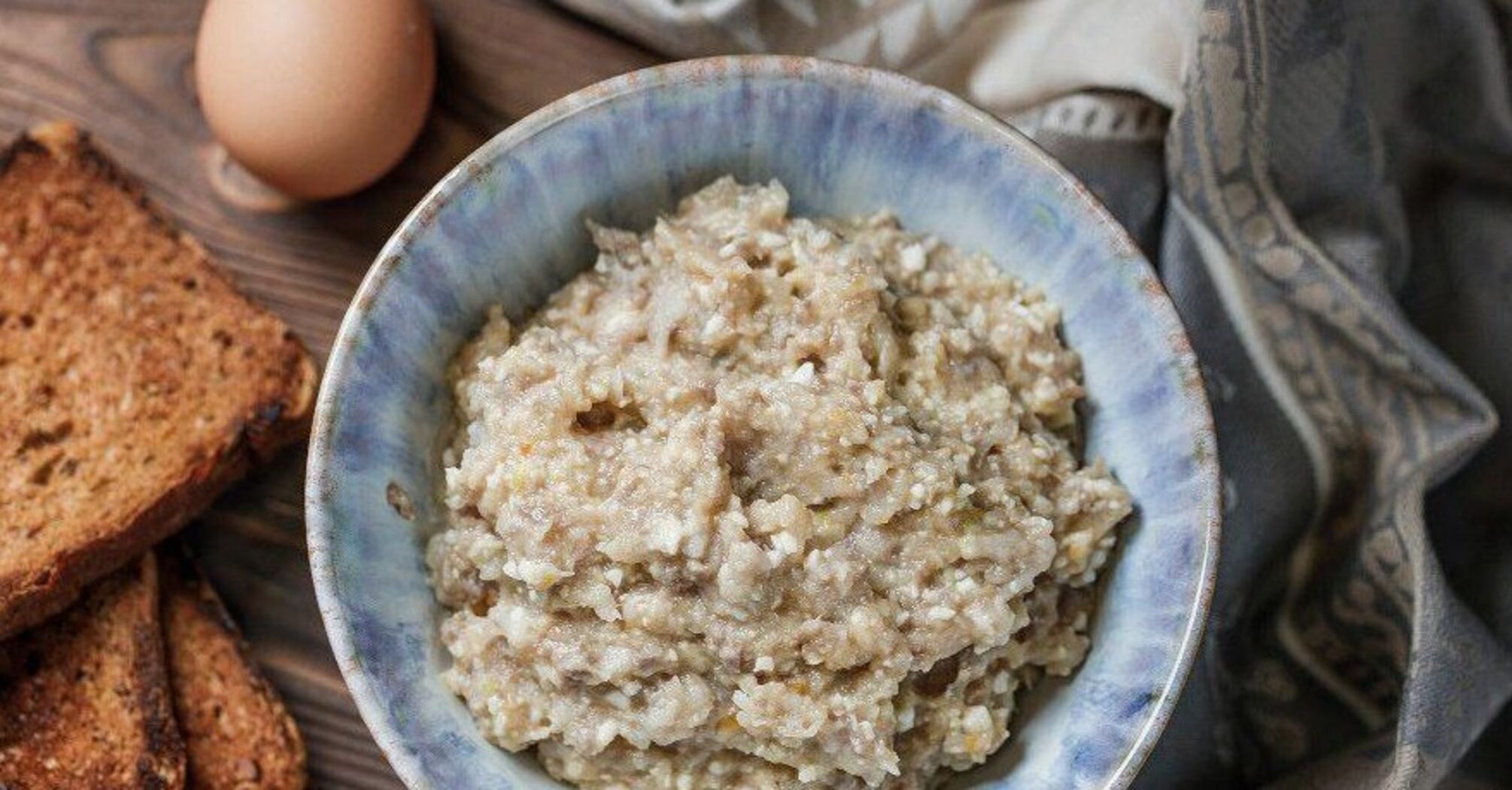 How to make herring butter: a budget-friendly spread in 5 minutes