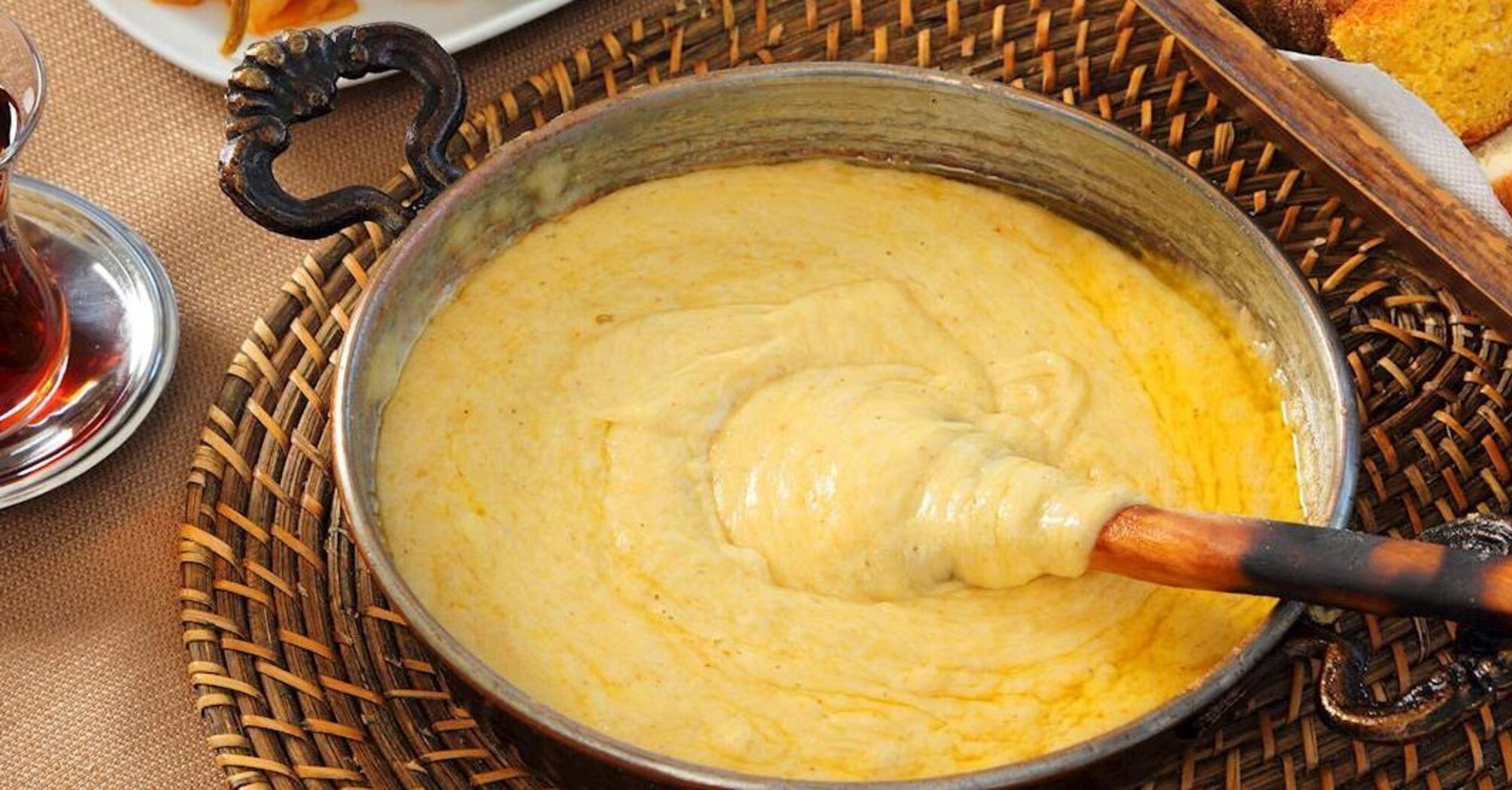 Muhlama – cottage cheese Turkish porridge: a breakfast option in 10 minutes