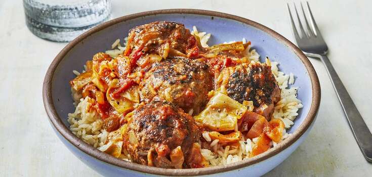How to make juicy lazy cabbage rolls from minced chicken: you don't have to steam the cabbage