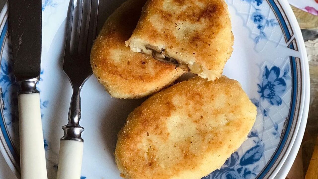 Homemade zrazy with mushrooms