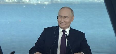 Dyktator Władimir Putin na konferencji SPIEF