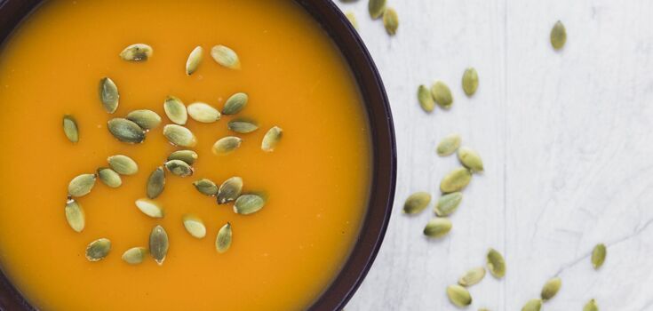 Lentil soup: how to cook a bright first course in 10 minutes