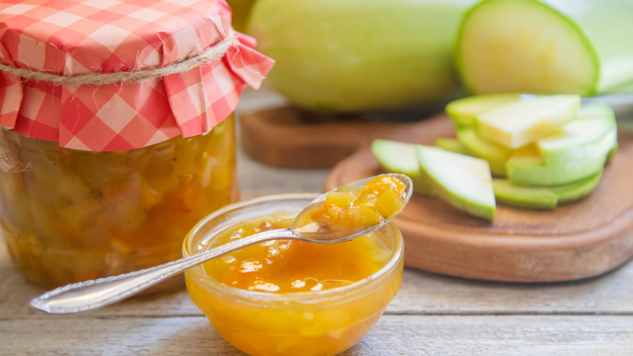 How to make jam from zucchini: it turns out sweet and flavorful