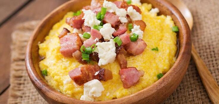 Hutsul banosh with bacon, mushrooms and cheese: how to cook a colorful dish