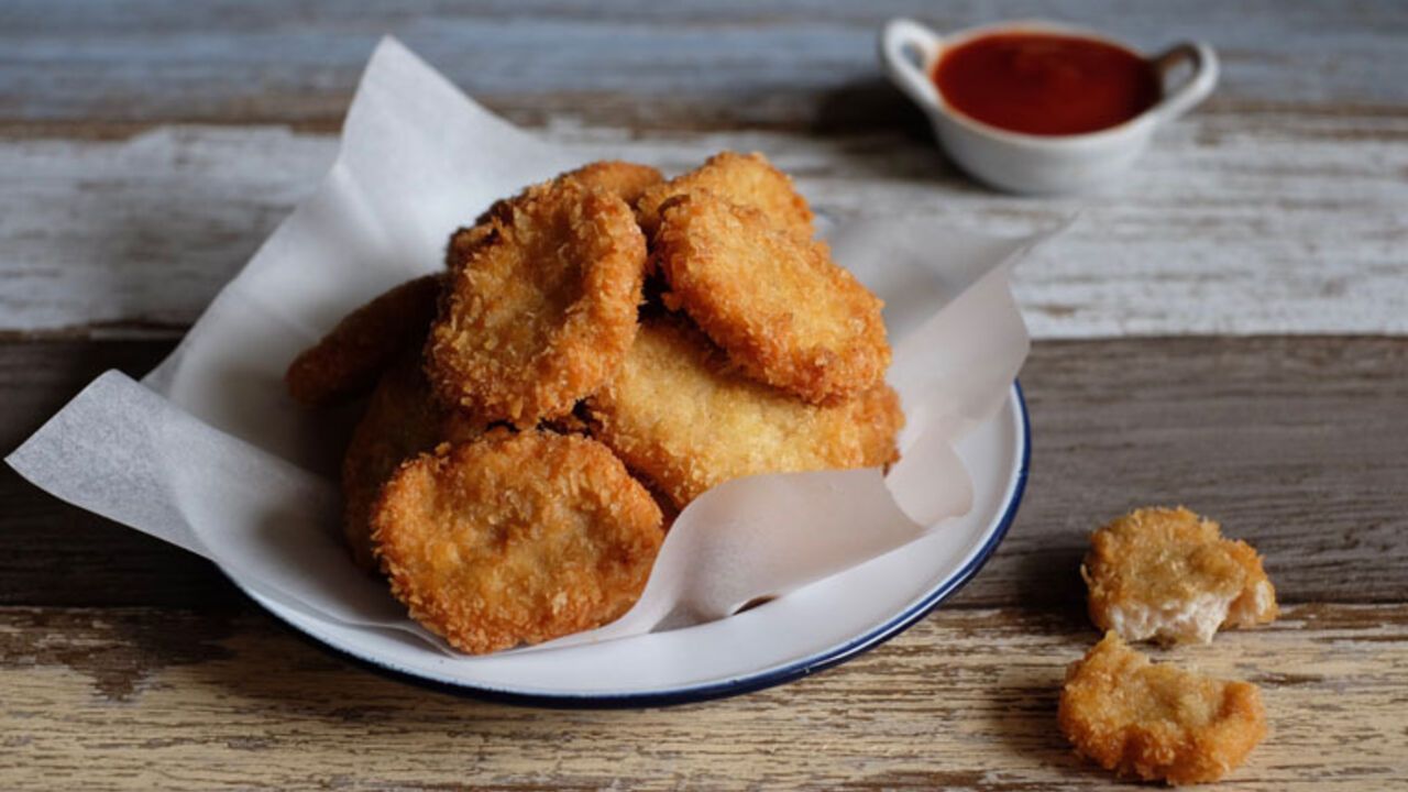 How to cook delicious nuggets at home: will be low-fat and very juicy