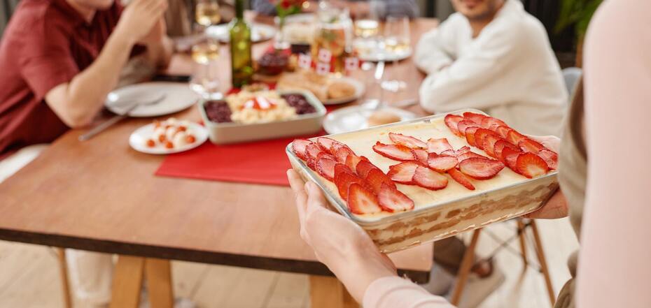 Tiramisu with strawberries
