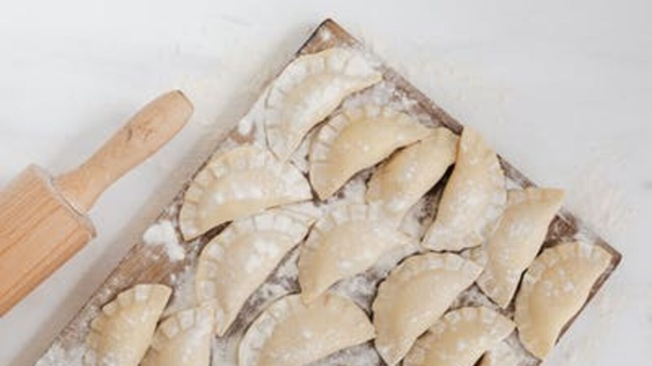 Varenyky that never stick together: how to cook the perfect dish
