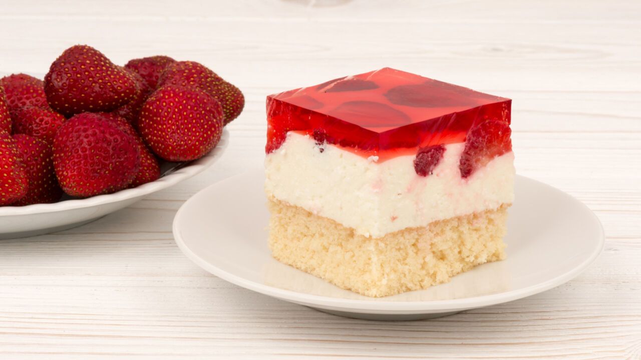 Better than Broken Glass Dessert: a no-bake summer dessert with strawberries and gelatin