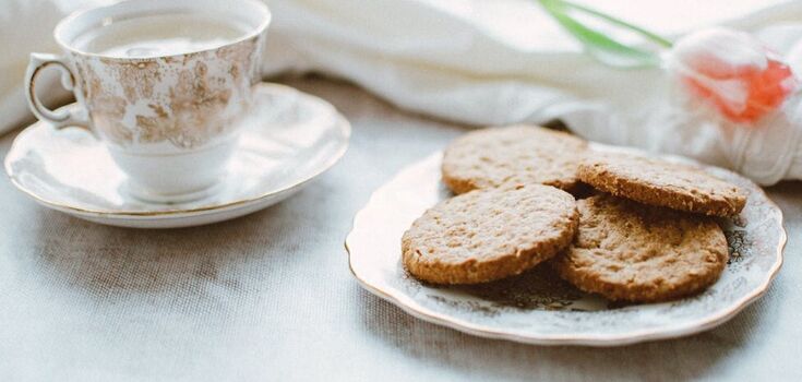 Without an oven: how to make quick and easy cookies in a pan