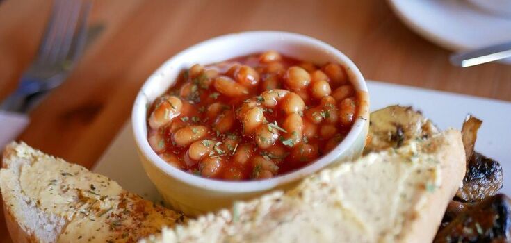 Beans in tomato juice like store-bought: how to preserve for the winter