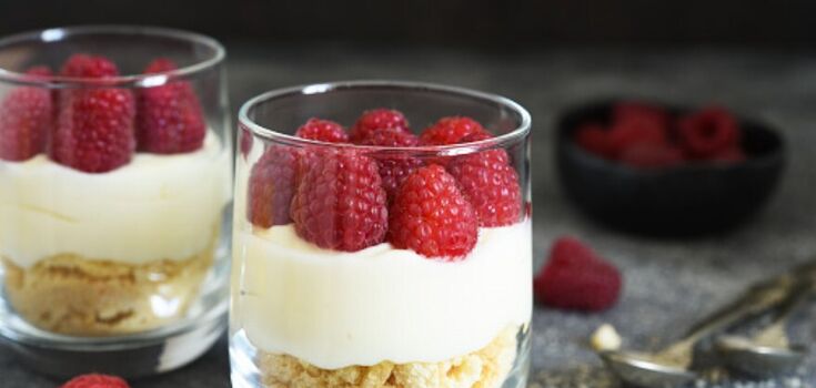 What to make with leftover sponge cake: an idea for a simple dessert in a glass