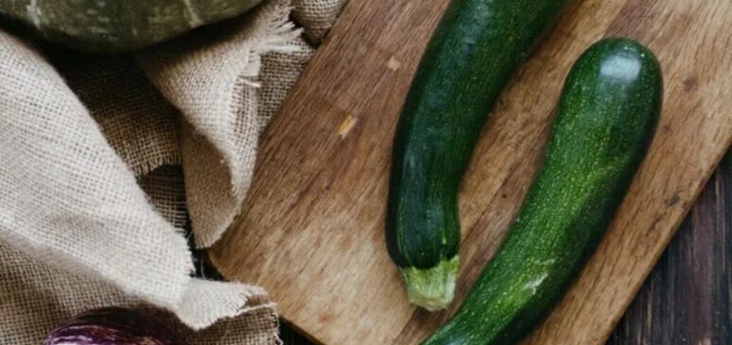 How to cook zucchini in sauce deliciously