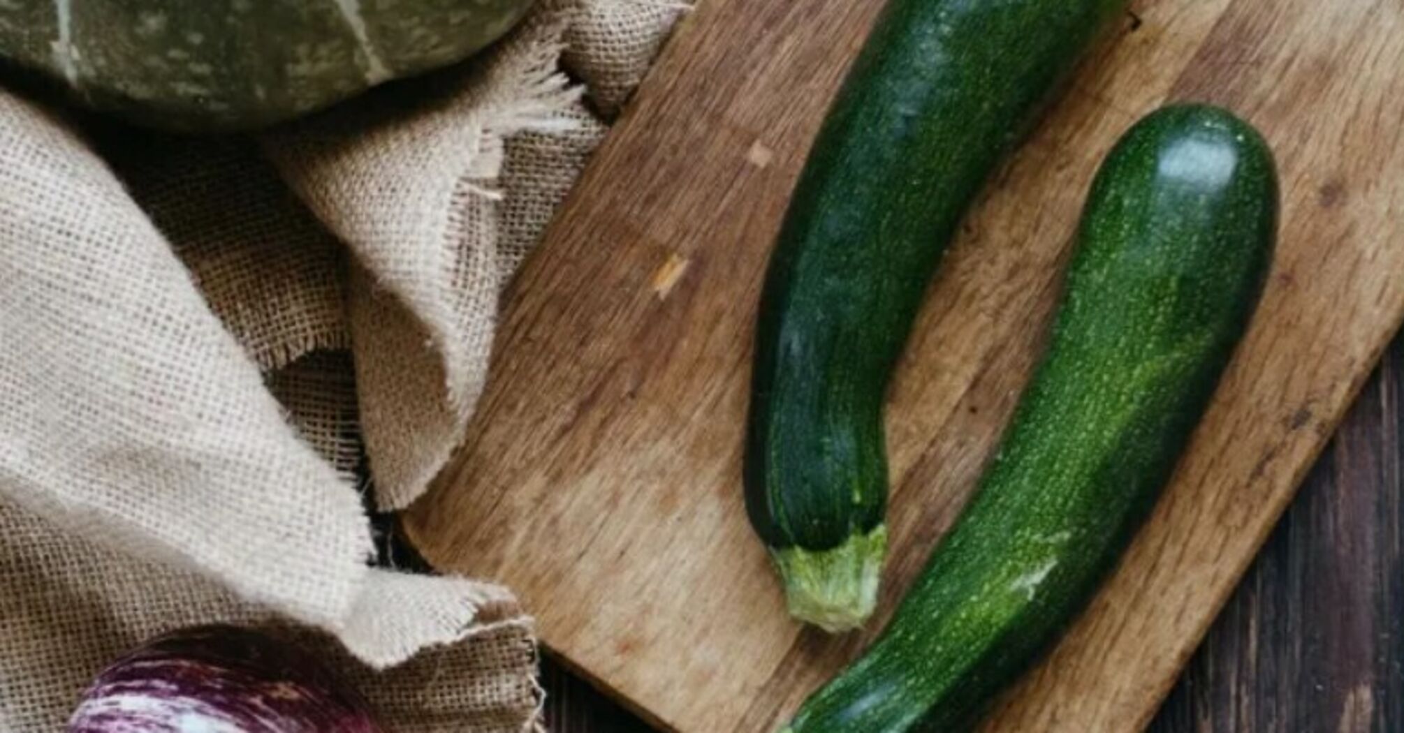 How to cook zucchini in sauce deliciously