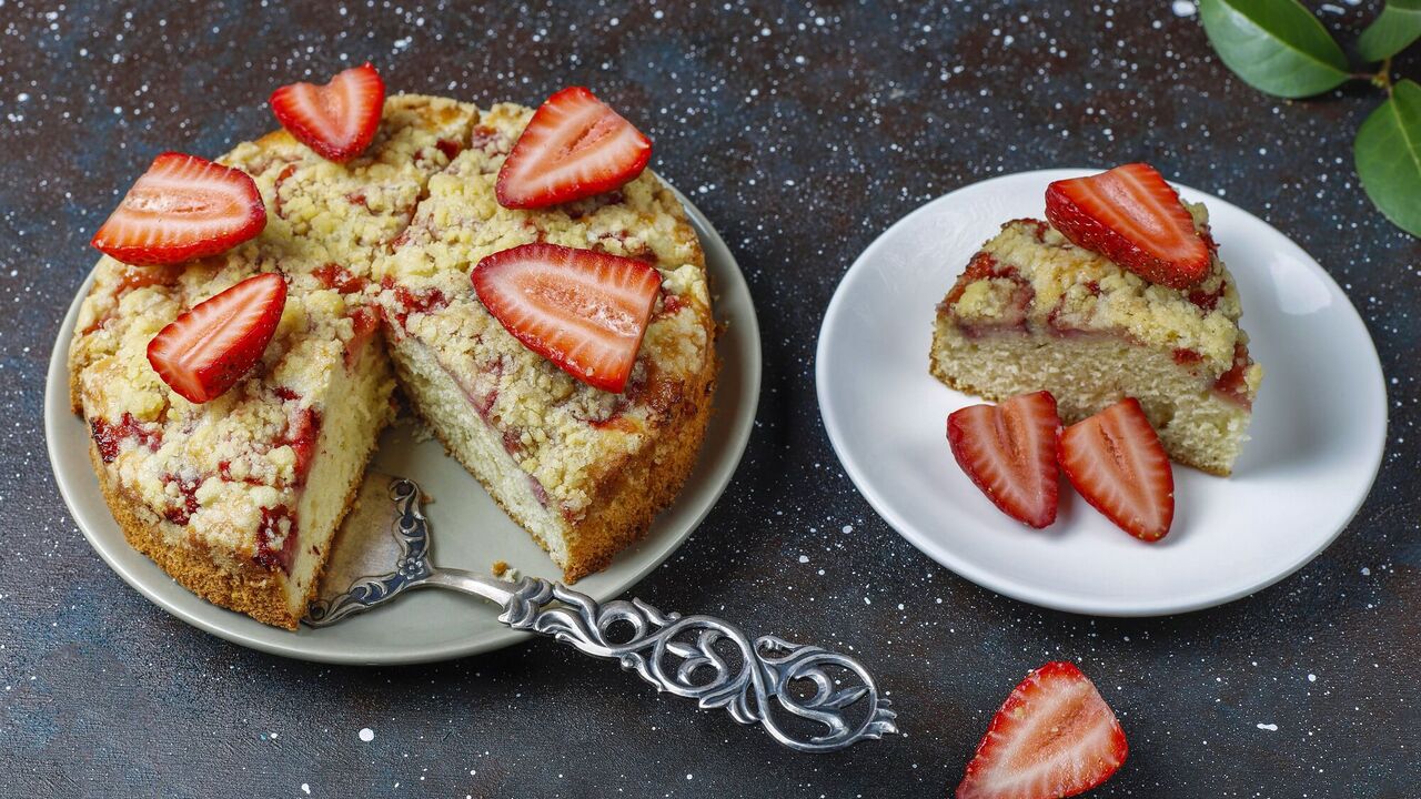 Grated berry pie: how to make a summer dessert