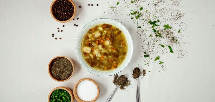 Quick sausage and pea soup: how to prepare the first dish in a few minutes