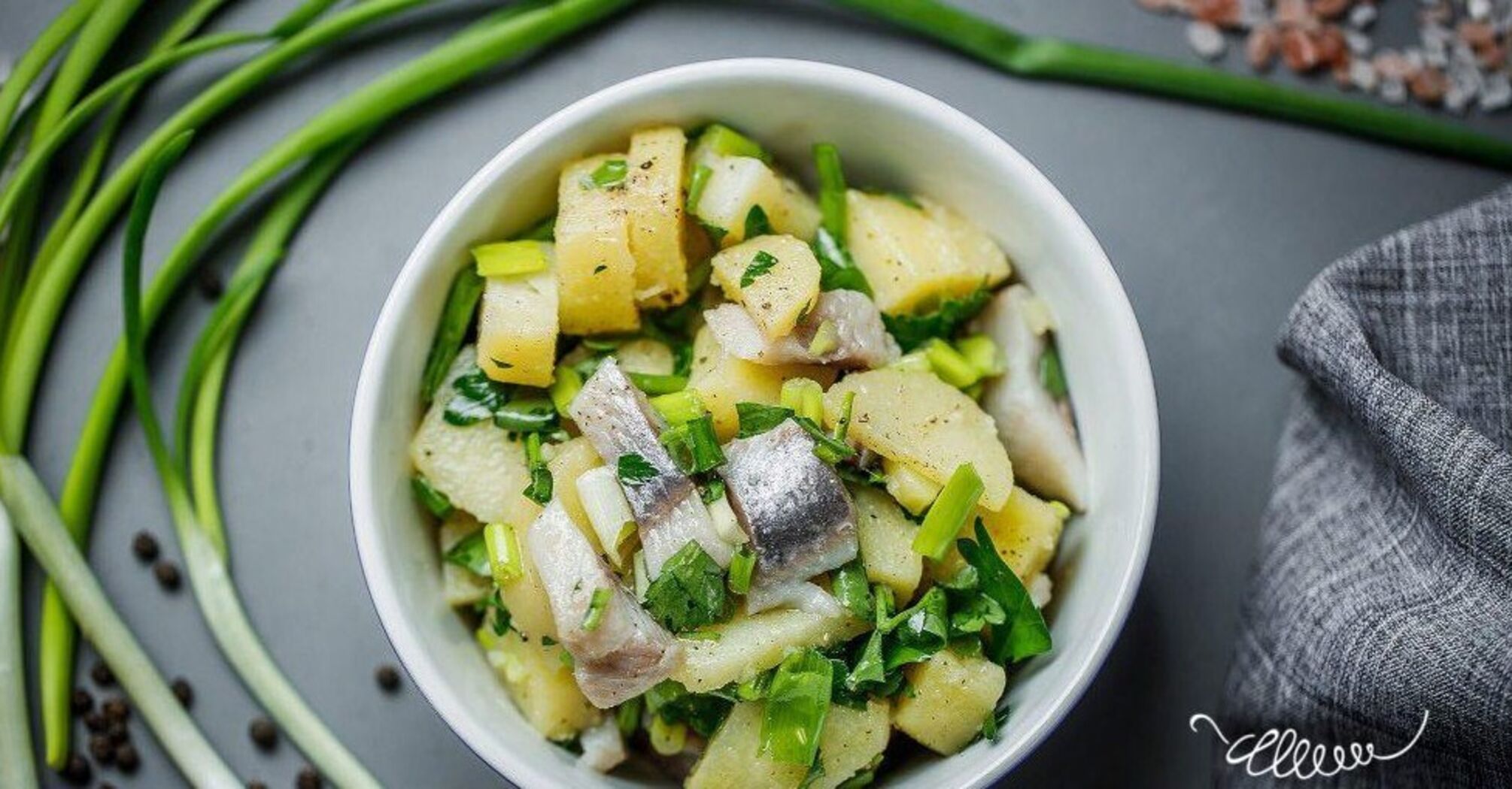 Quick herring salad in 5 minutes: when you are tired of Shuba
