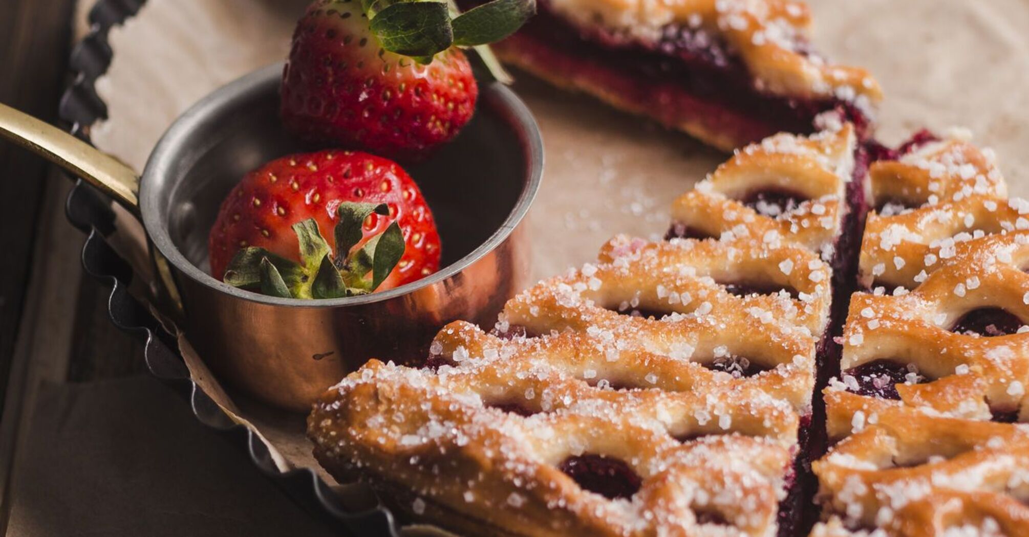 Strawberry crostata: making a real Italian delight