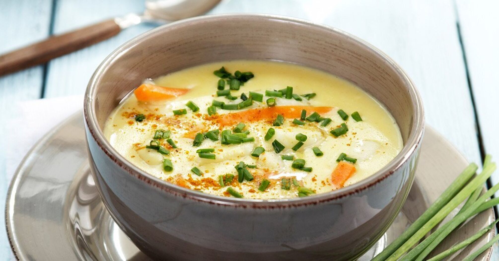 Delicious cheese soup with red fish: be sure to prepare a dish for lunch