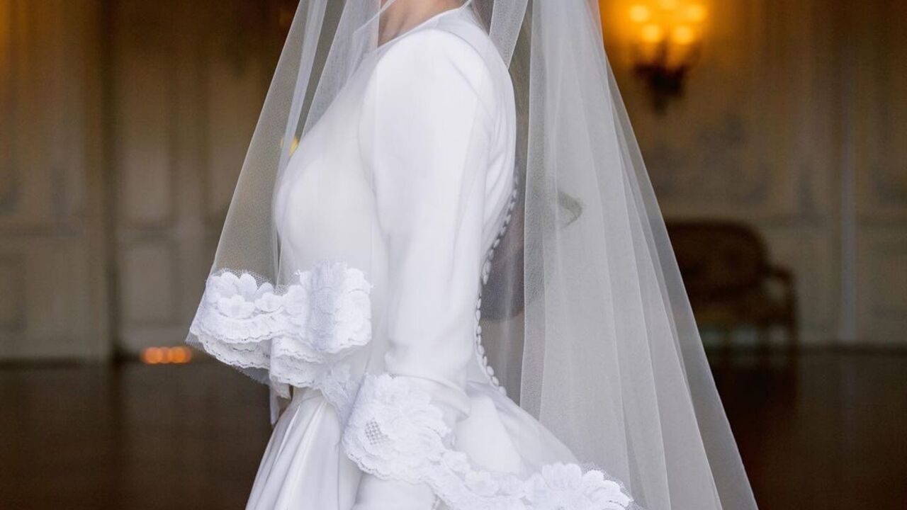 Olivia Culpo got married: what did her Dolce & Gabbana wedding dress look like and why did Miss Universe choose such an unusual outfit? Photo