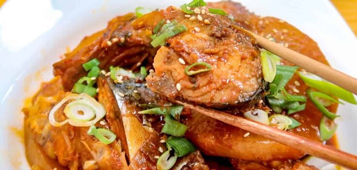 Spicy Korean mackerel: how to make a simple marinade