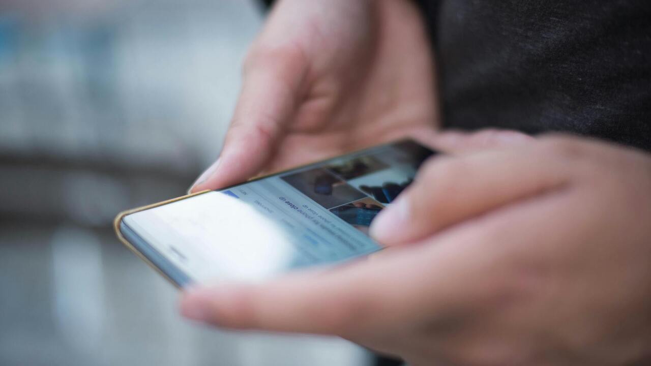 Free roaming in the EU will be valid for another 12 months