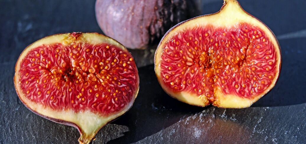 Ripe figs