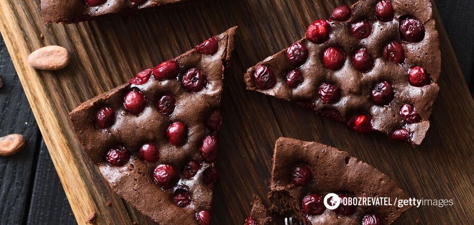 Ciasto z czekoladą i wiśniami