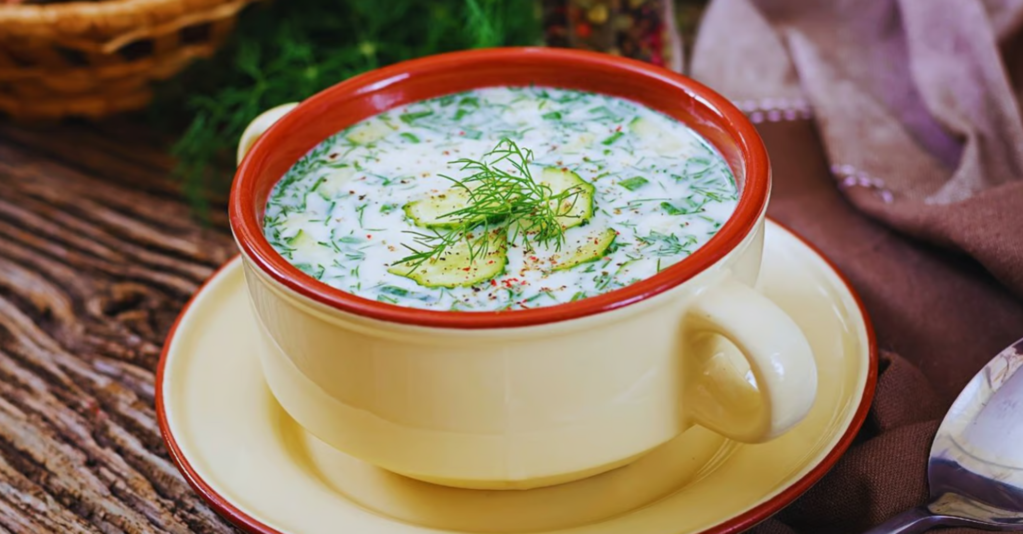 Tastier than okroshka: cooling "Tarator" soup made from fresh cucumbers and kefir for dinner