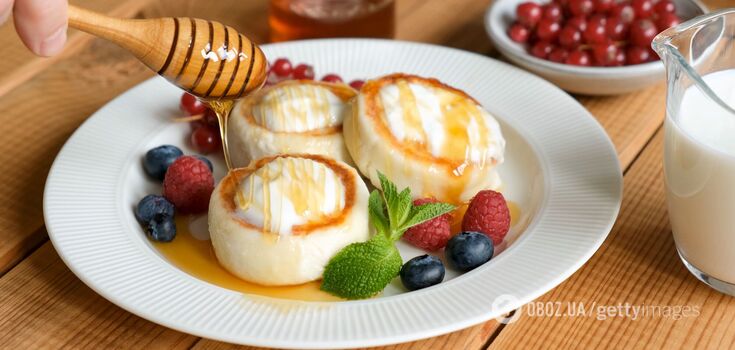 Cheesecakes with berries