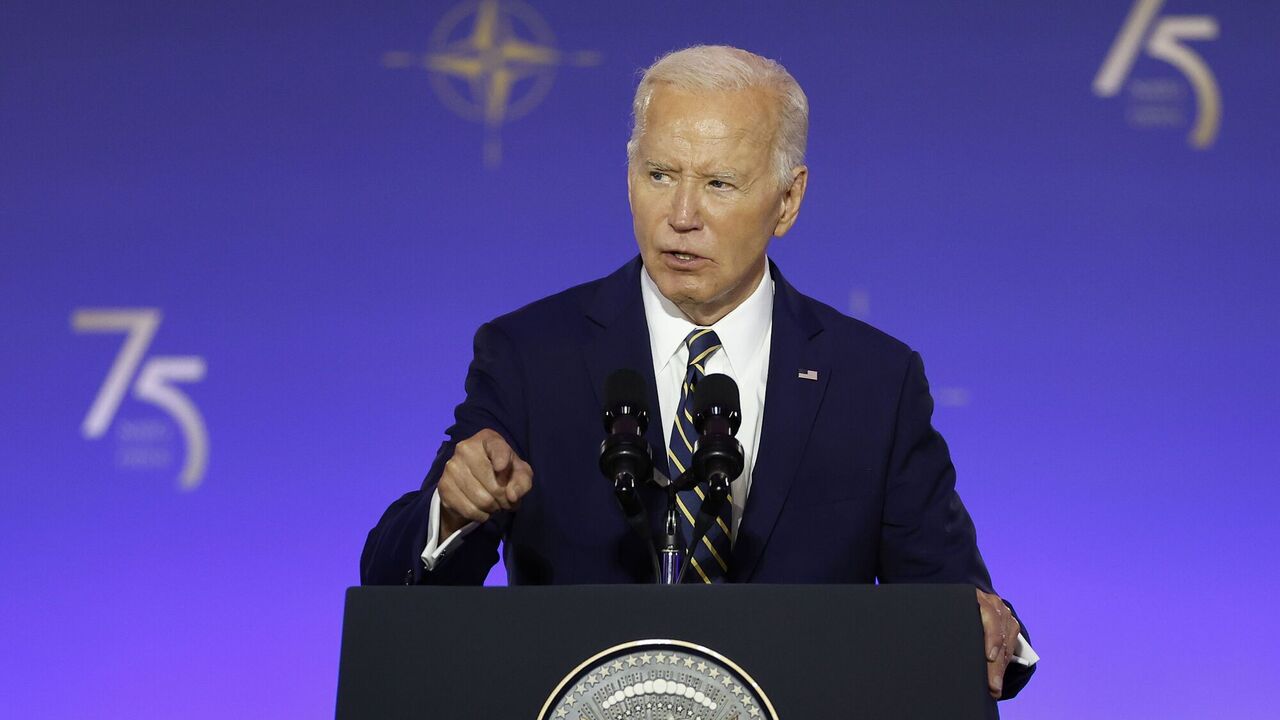 At the NATO summit, Biden confused Zelenskyy with Putin and Harris with Trump. Video