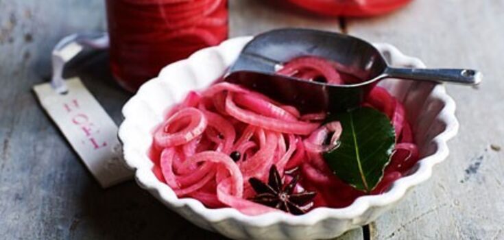 How to marinate onions and beets deliciously: for salads, barbecue and other dishes