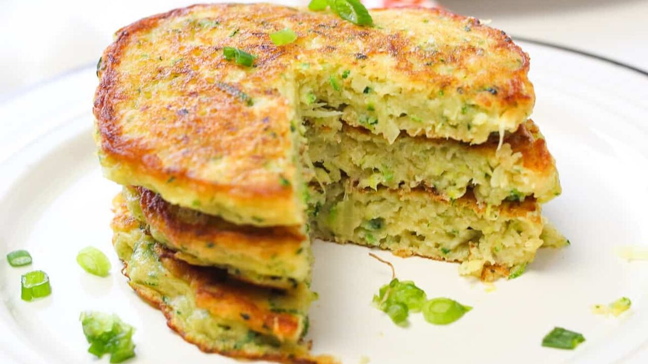 Zucchini cake in 20 minutes: what to add to the filling to reveal the flavor