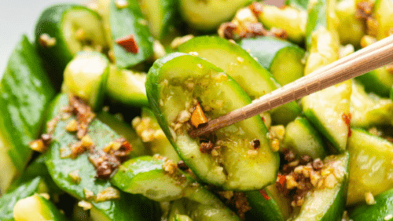 Quick pickled cucumbers with honey and mustard: recipe for a delicious appetizer