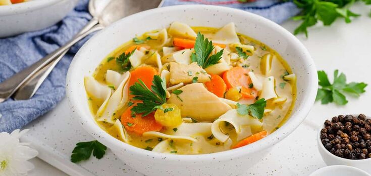 Without onions and extra fat: how to make appetizing soup to please the kids