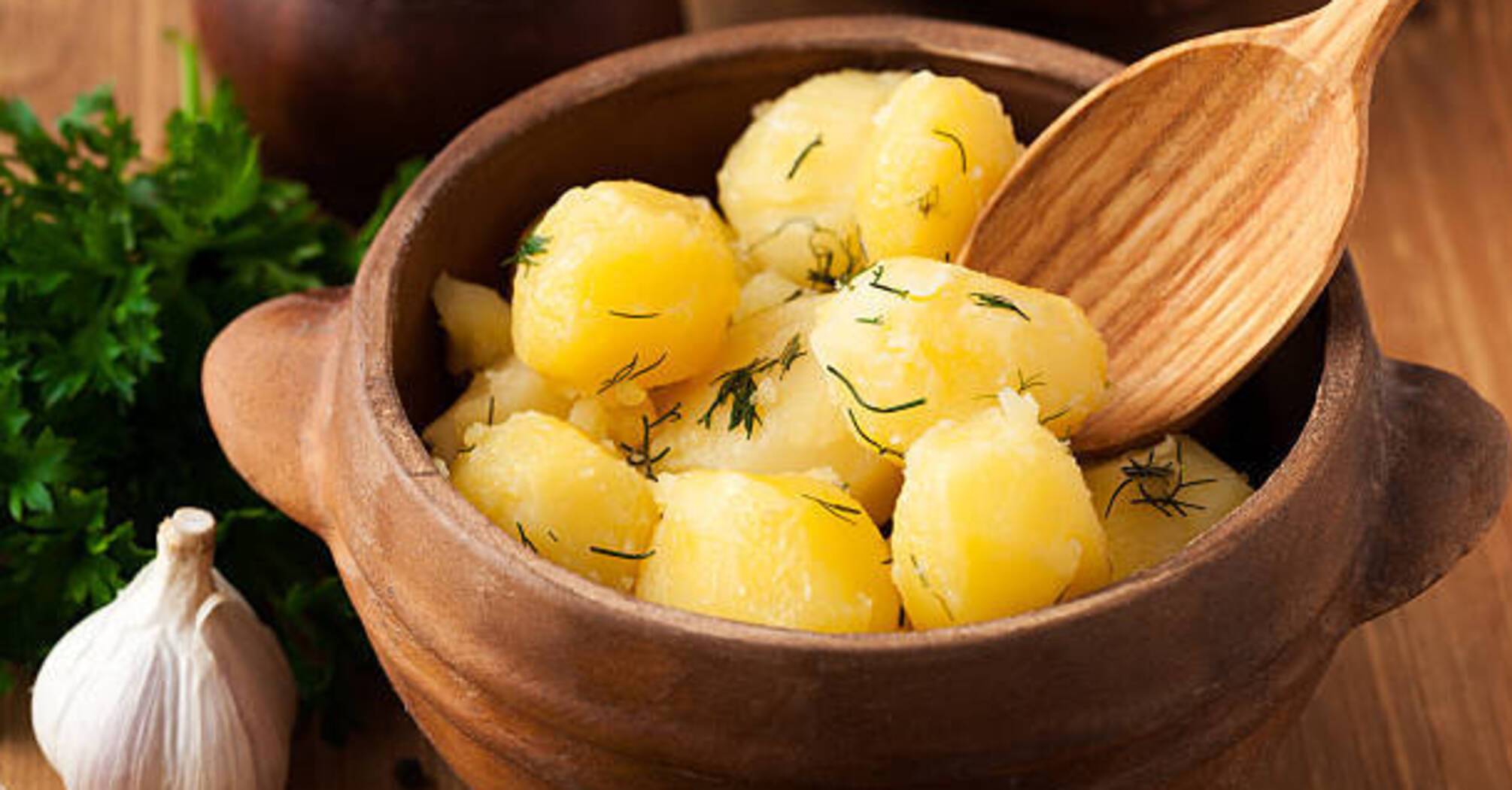 How to cook the most delicious lard gravy for young potatoes