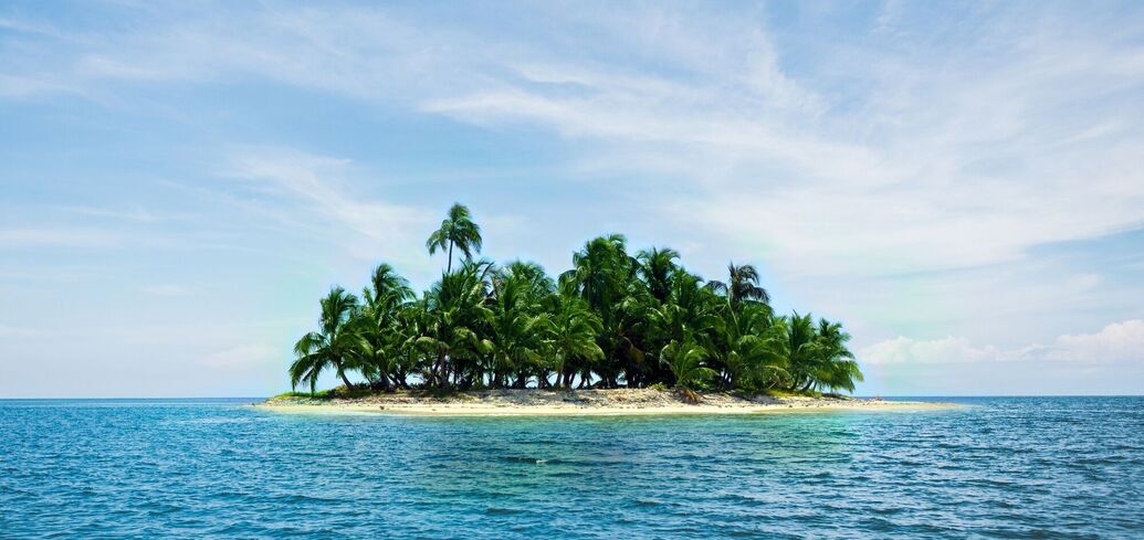 Магічна атмосфера усамітнення та пригод: добірка захопливих книг про острови