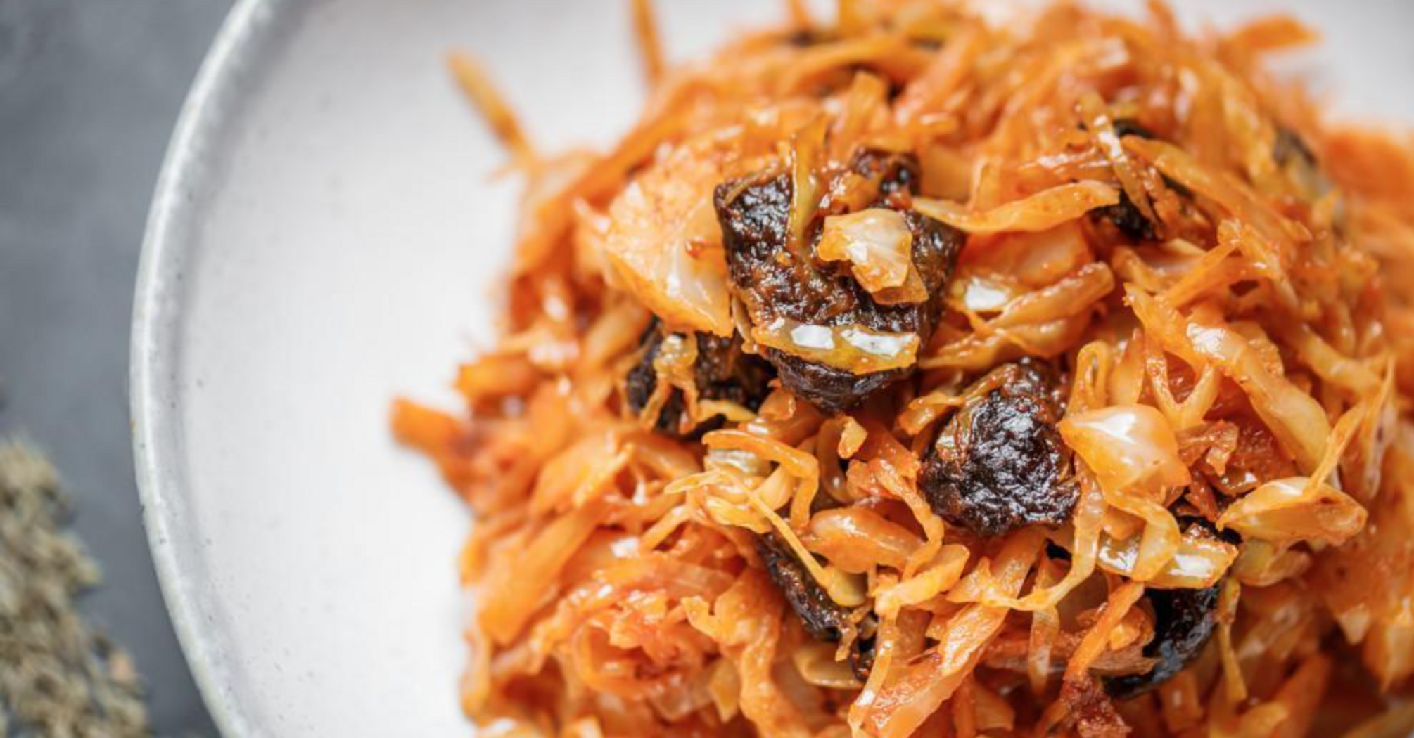How to cook stewed cabbage: the most delicious recipe