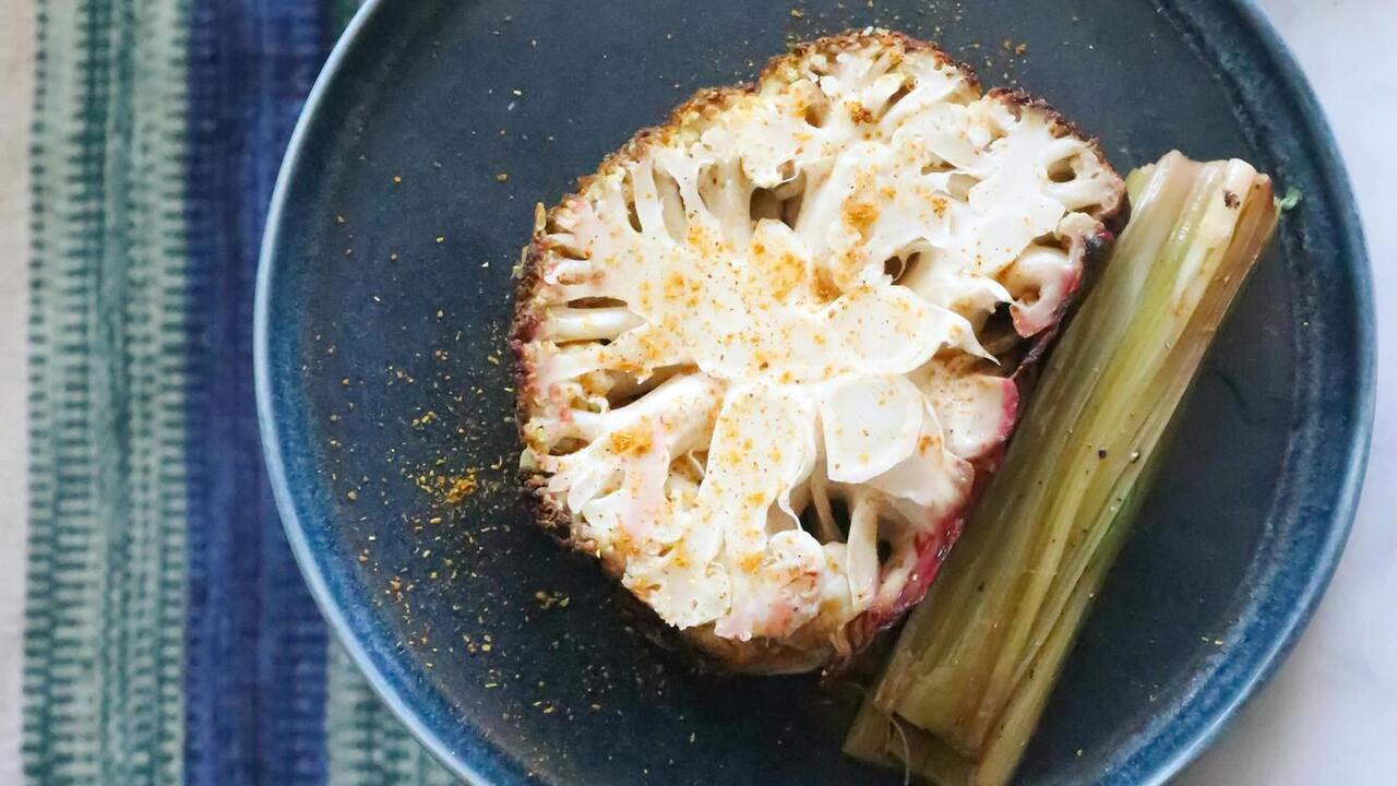 Baked cauliflower: an independent dish that will amaze even gourmets