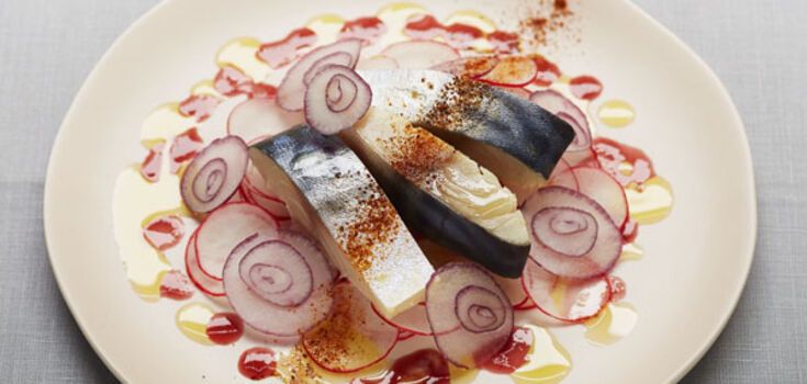 How to salt mackerel deliciously at home: you can eat it in a day